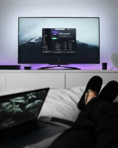 Come trasformare il tuo televisore in una cornice digitale: la guida completa trasformare il televisore in una cornice digitale